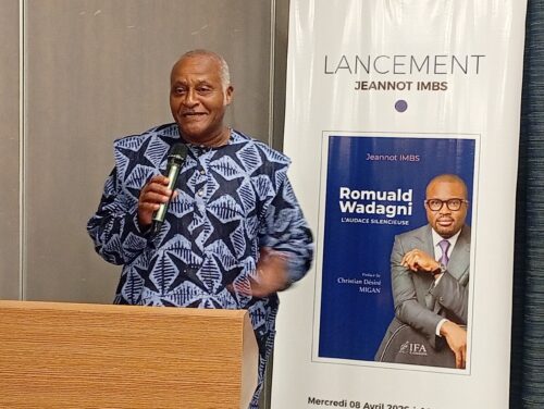 l'auteur du livre Romuald Wadagni, l'audace silencieuse lors du lancement à Novotel mercredi 08 avril 2026