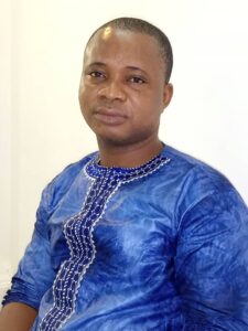 l'écrivain béninois et promoteur culturel Komi Ezin