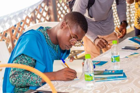 auteur du livre Les echos de Ganvié Midokpè René AVOCETIEN