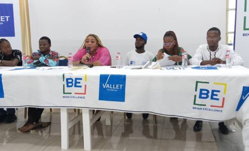 25 ans de la Fondation Vallet : Myrtille Akofa HAHO reçue par les clubs de lecture de Bénin Excellence autour de son roman Pique-assiette 