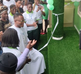Théraplume, la librairie spécialisée, ouvre à Godomey et introduit la bibliothérapie dans le paysage du livre béninois